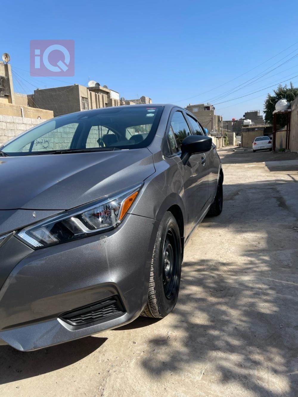 نيسان فيرسا